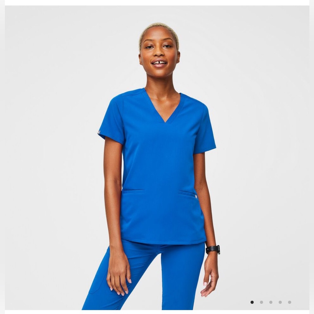 Figs Casma Three Pocket Scrub Top - Royal Blue